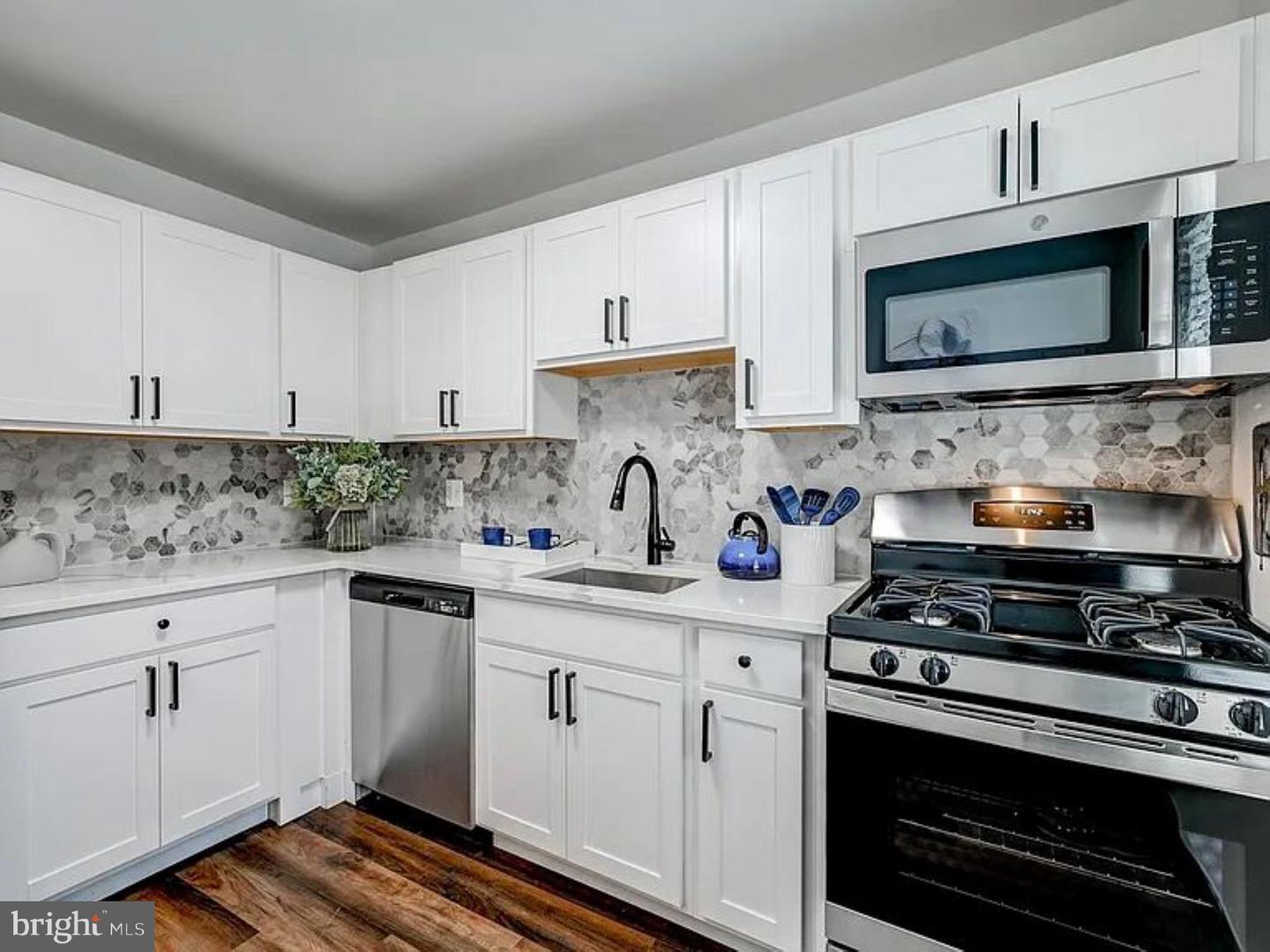 4000 LINKWOOD RD #4004B Property Photo 1