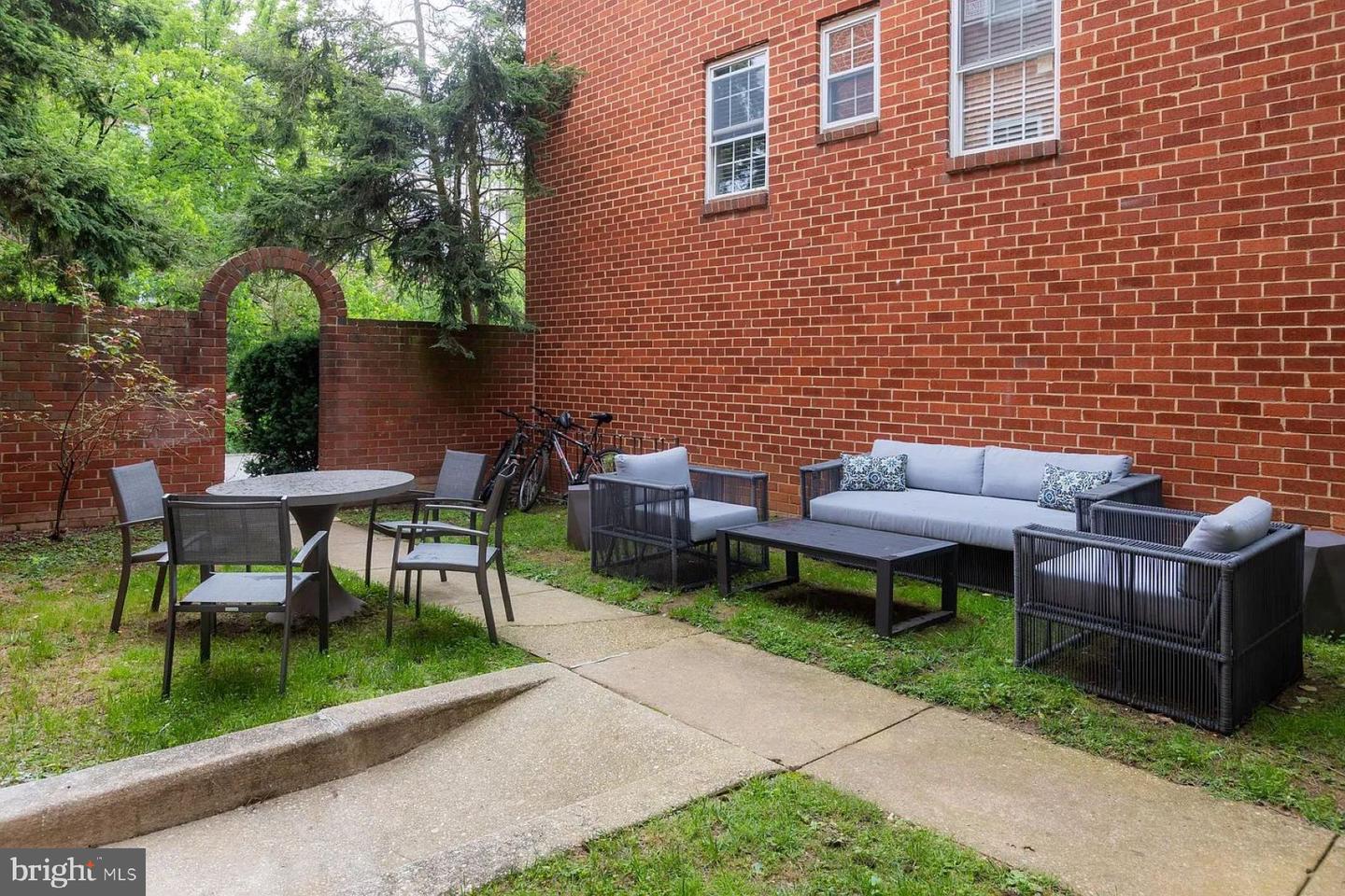 4000 Linkwood Rd #4004b Property Photo 12