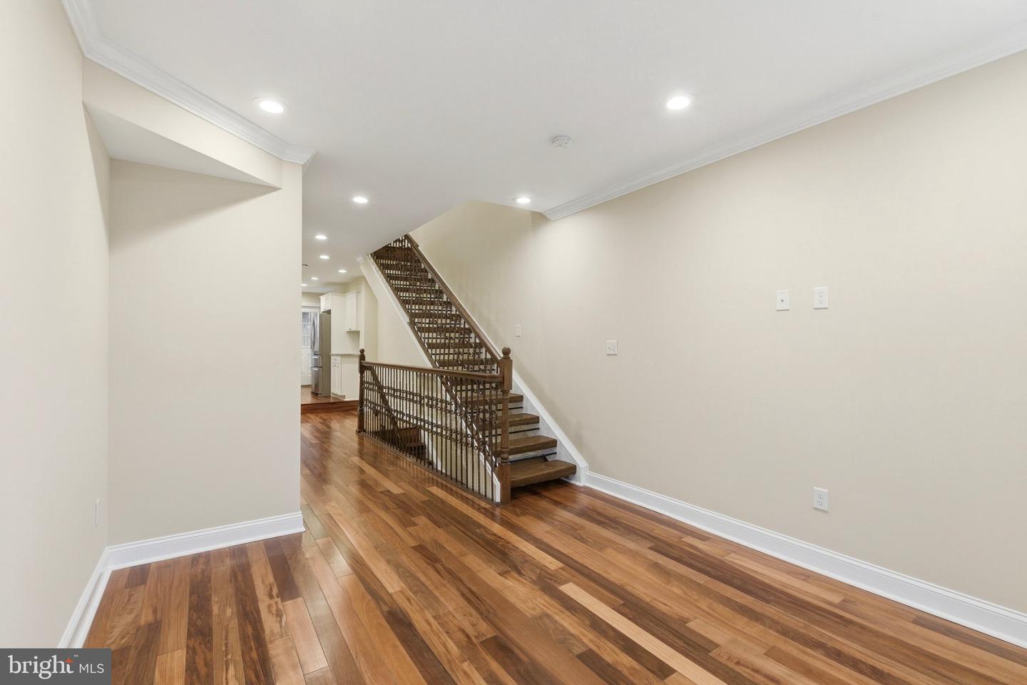 337 S Bouldin St Property Photo 5