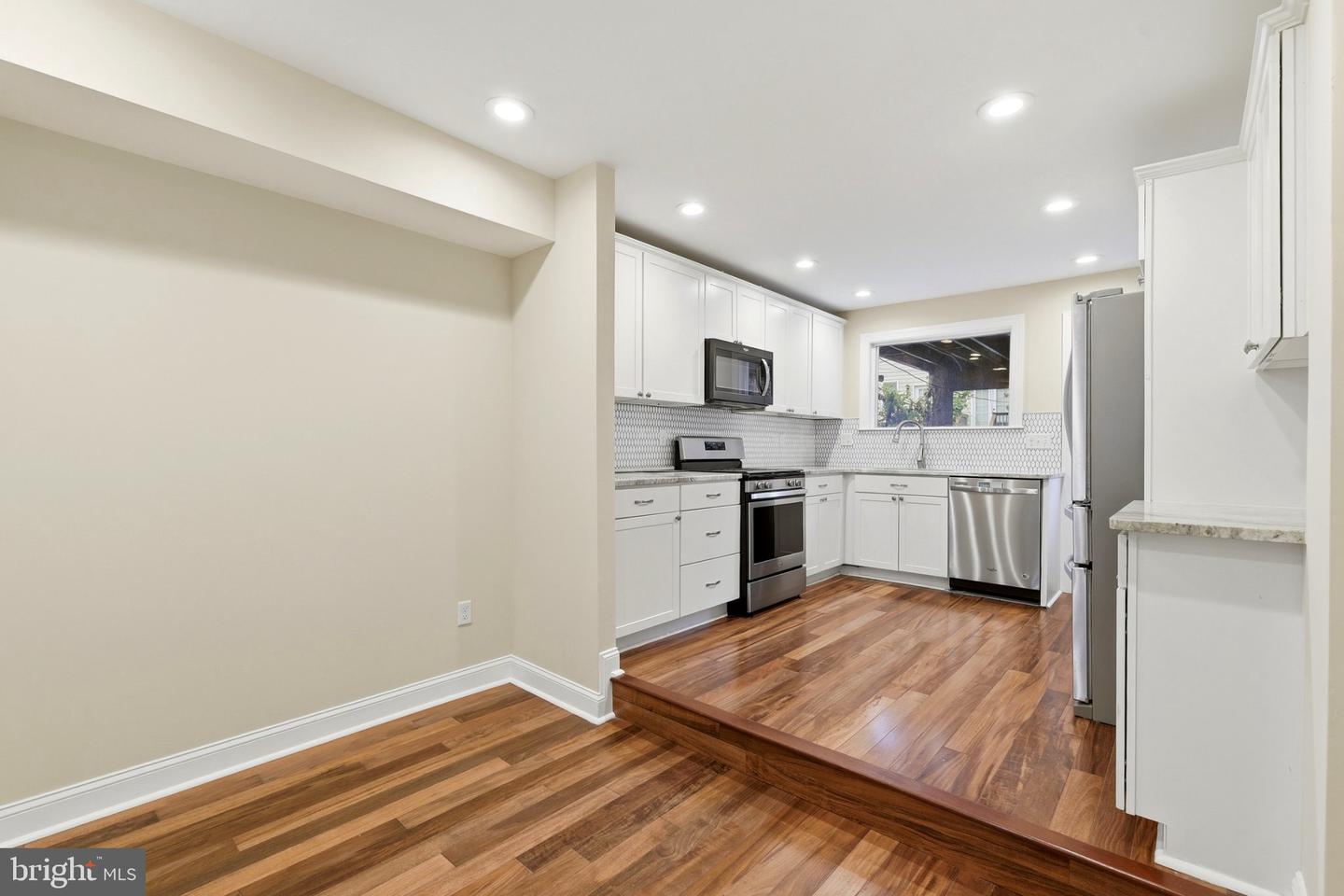 337 S Bouldin St Property Photo 6