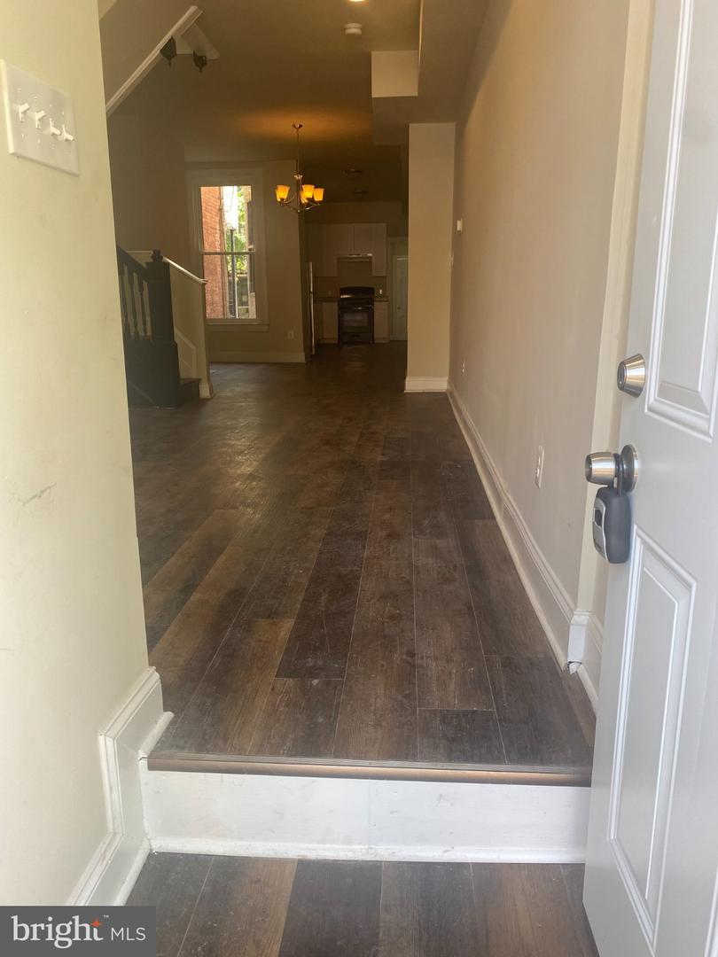 2720 Parkwood Ave Property Photo 2