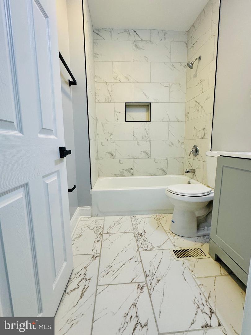 1766 Montpelier St Property Photo 12
