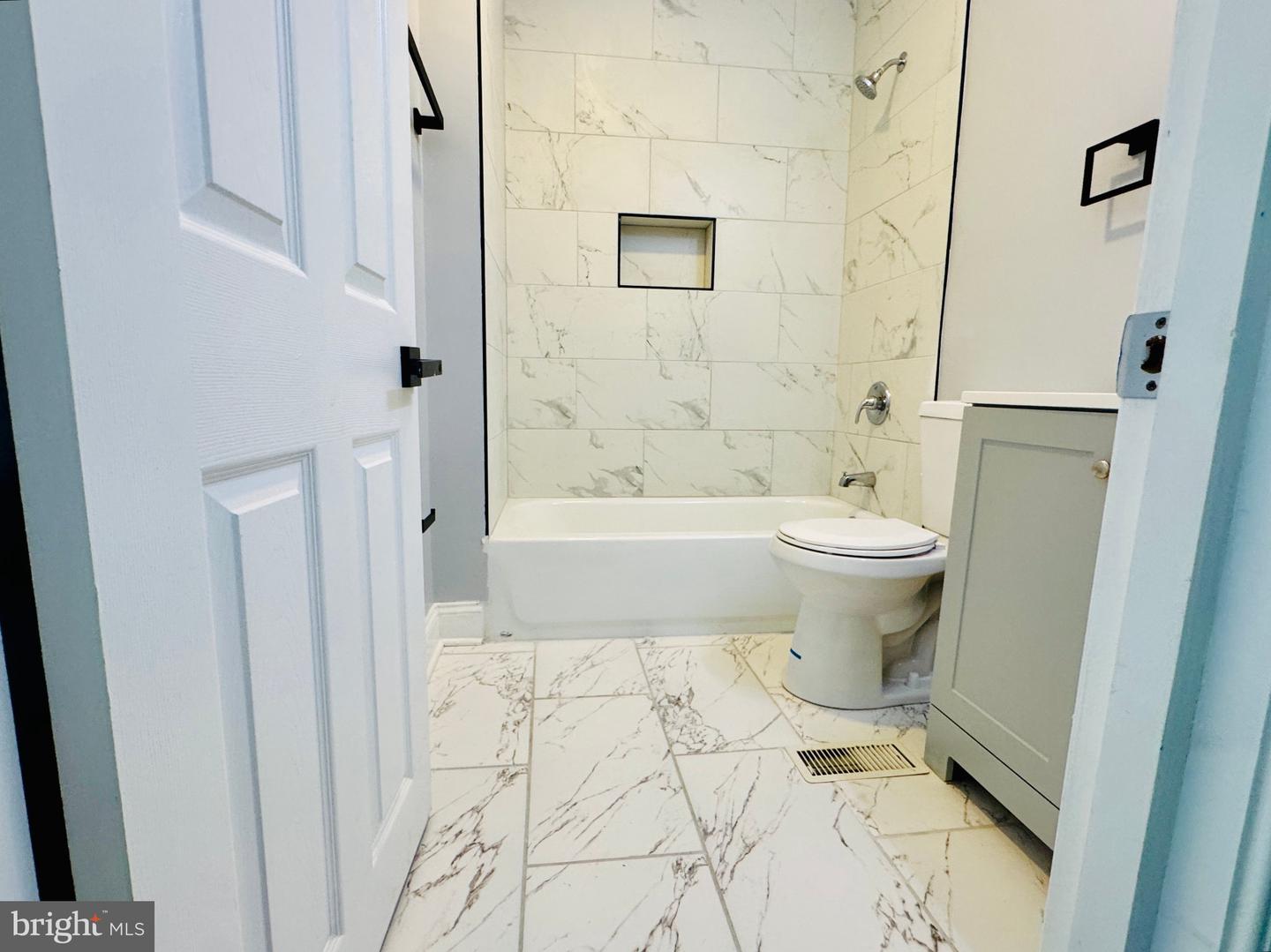 1766 Montpelier St Property Photo 19