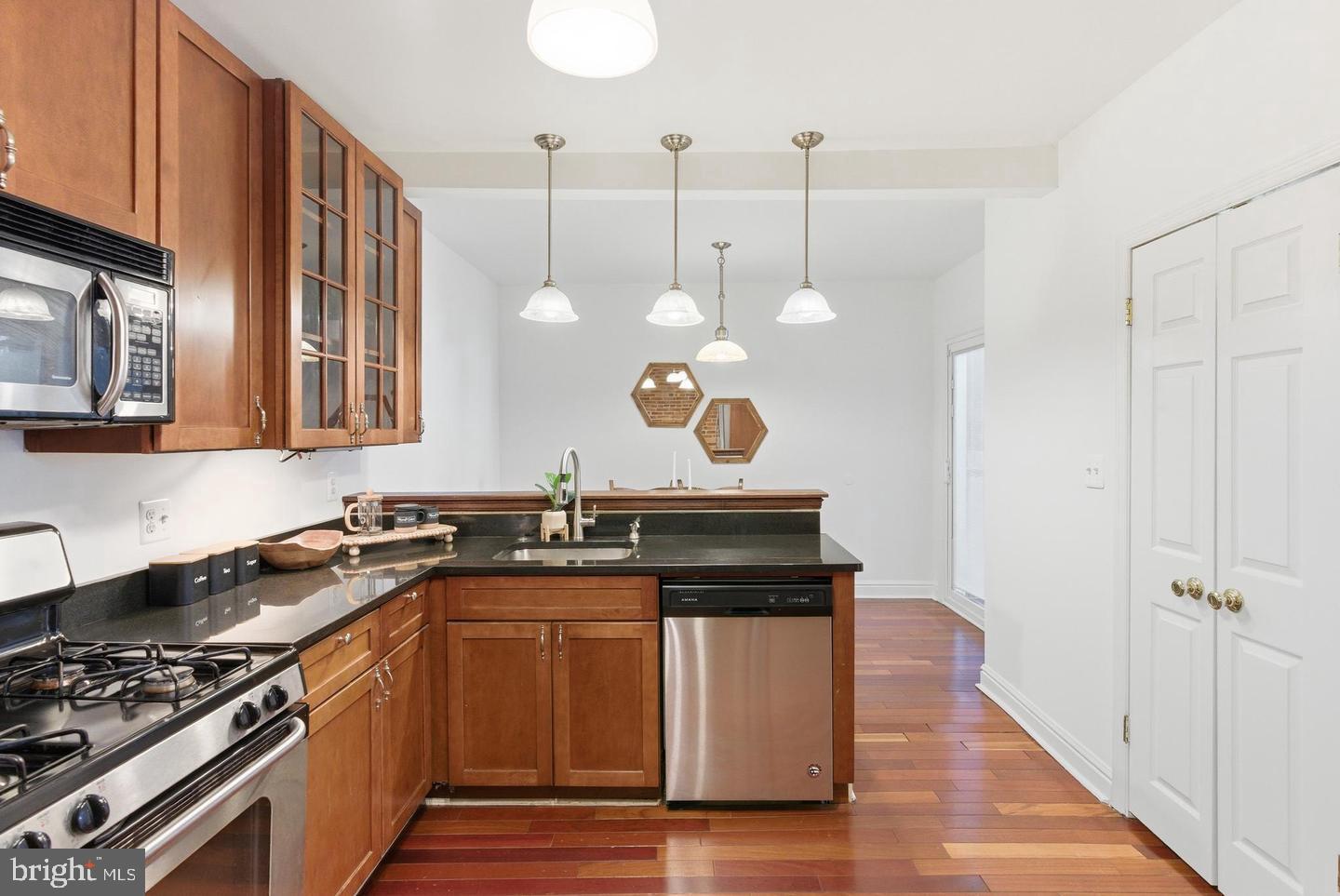11 E Ostend St Property Photo 6