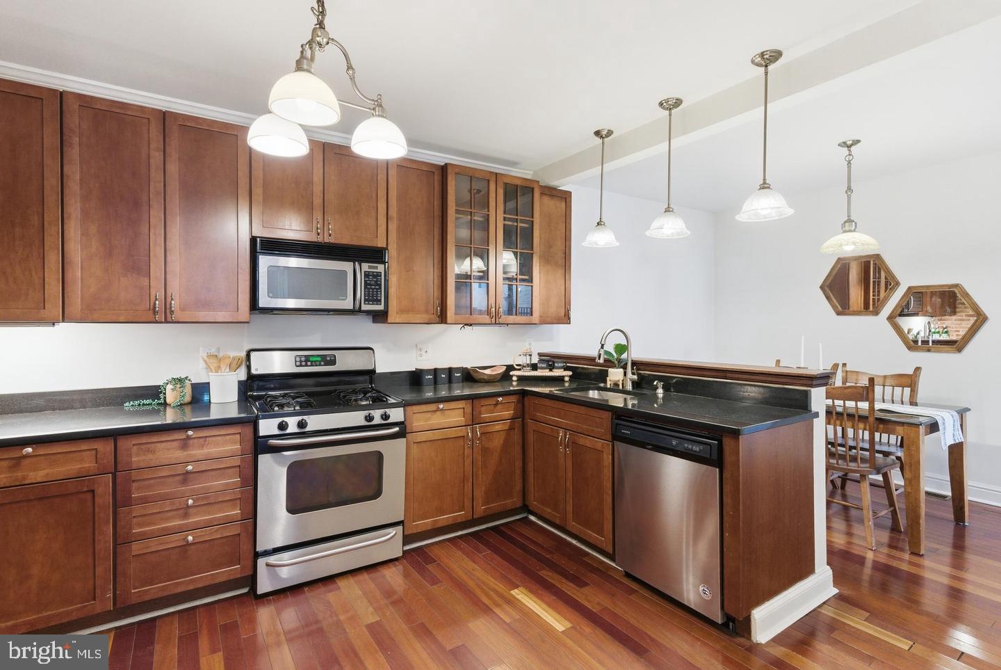11 E Ostend St Property Photo 7