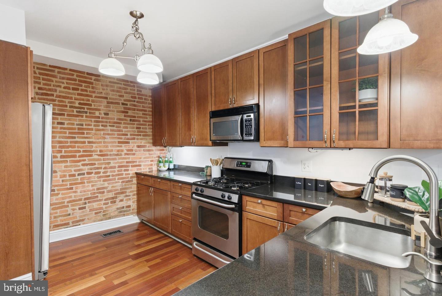 11 E Ostend St Property Photo 8
