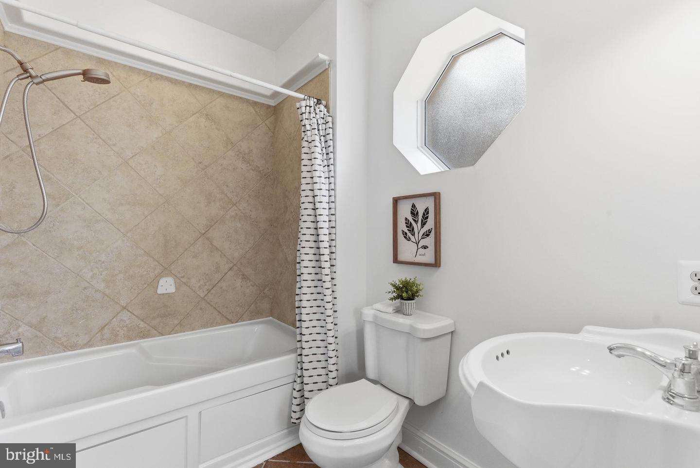 11 E Ostend St Property Photo 17