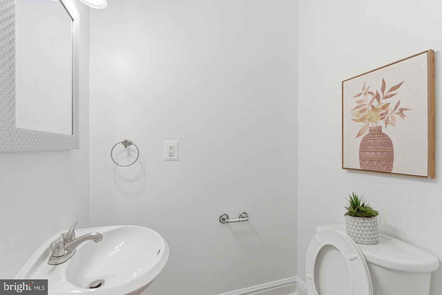 11 E Ostend St Property Photo 19