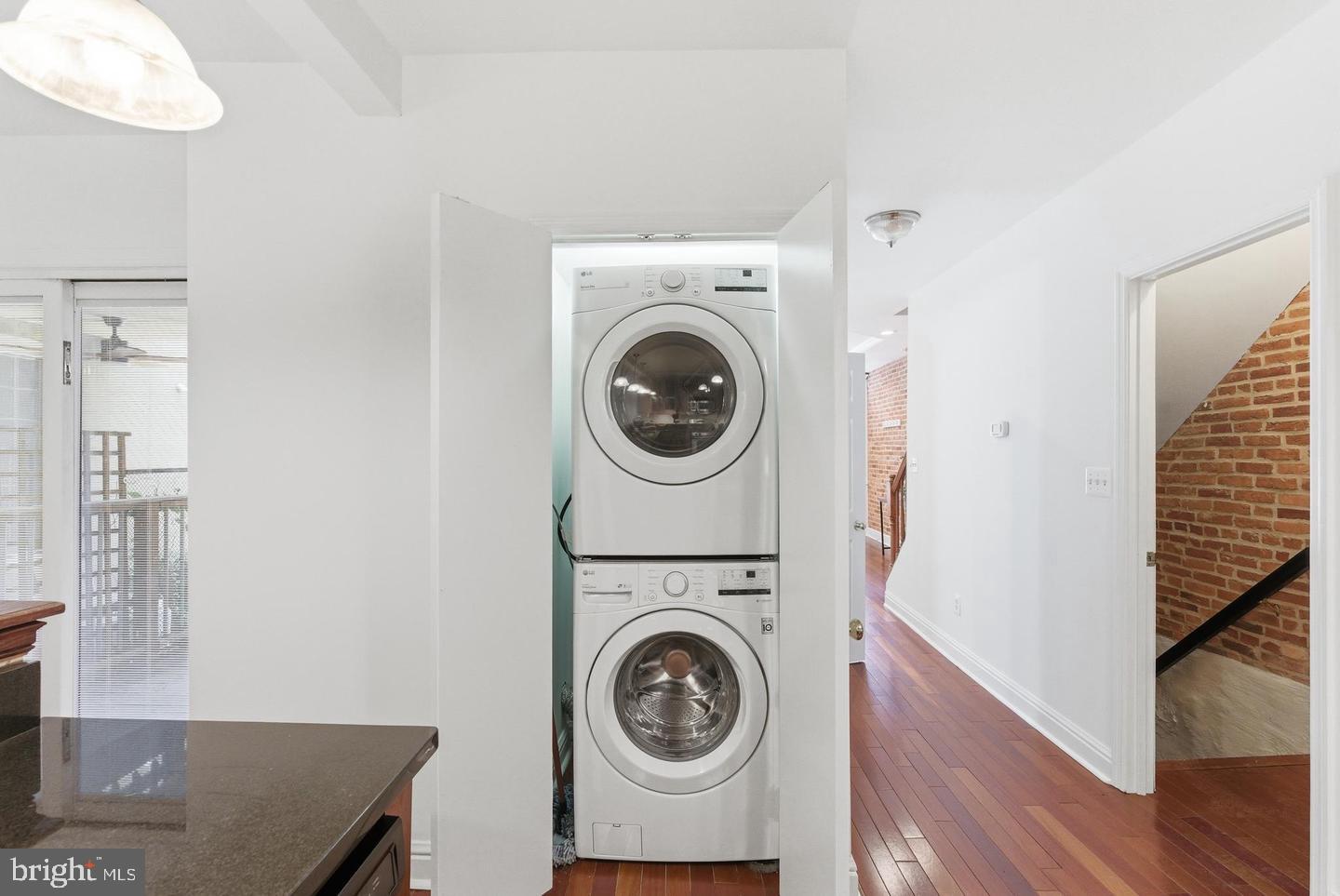11 E Ostend St Property Photo 27