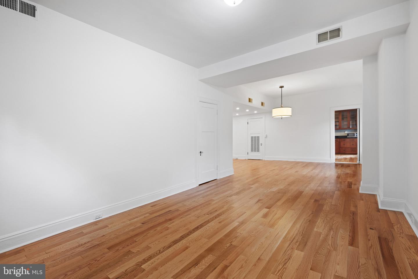 230 Stony Run Ln #5g Property Photo 4