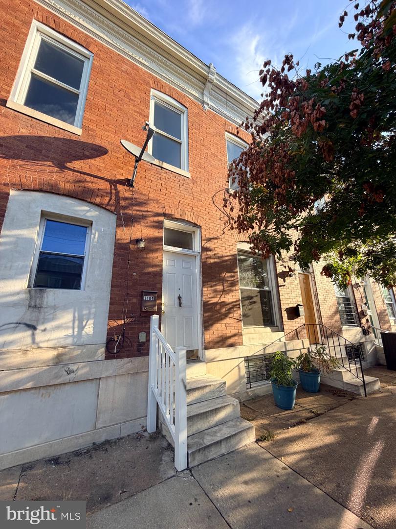 3104 E FAYETTE ST Property Photo 1