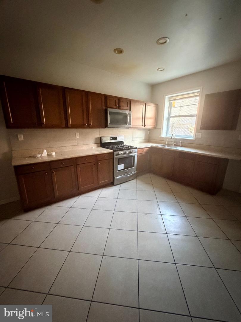 3104 E Fayette St Property Photo 3