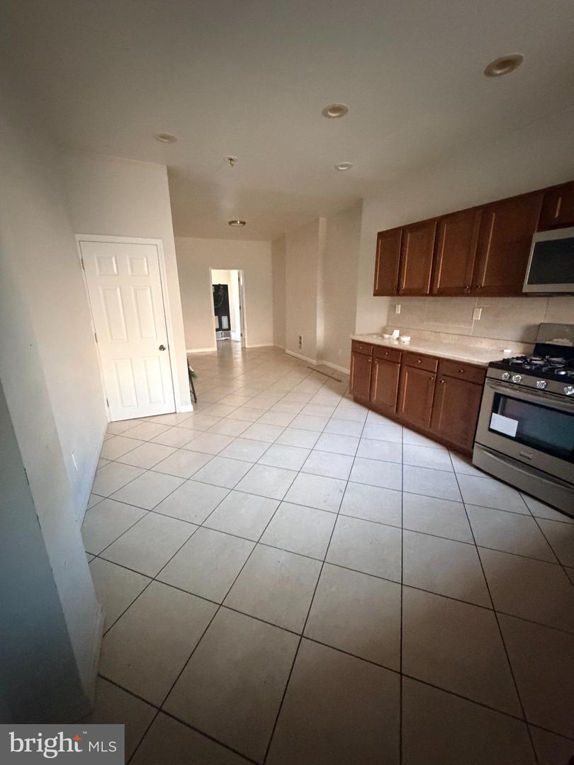 3104 E Fayette St Property Photo 4