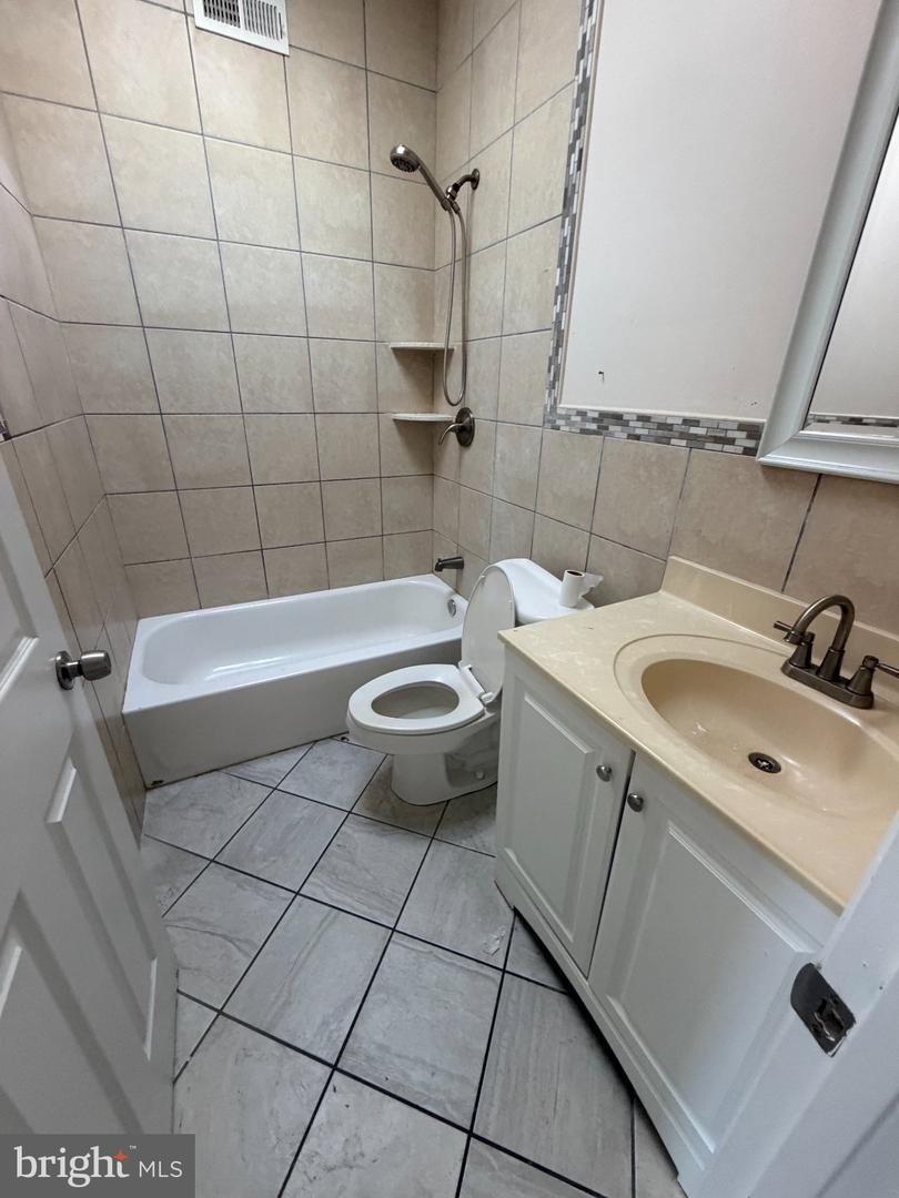 3104 E Fayette St Property Photo 11