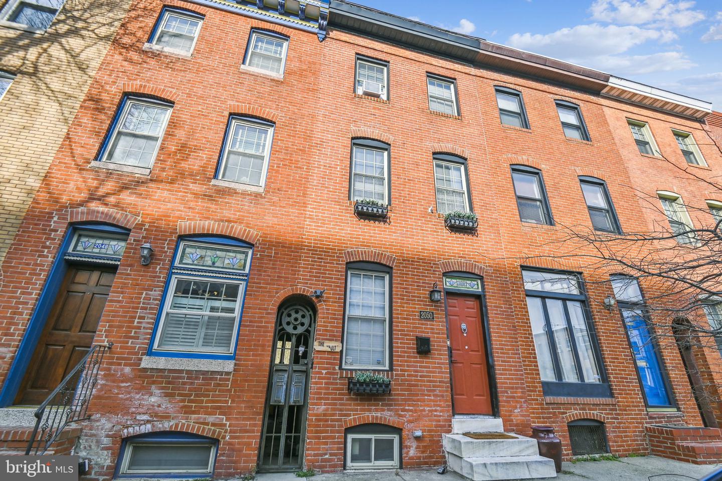 2050 BANK ST Property Photo 1