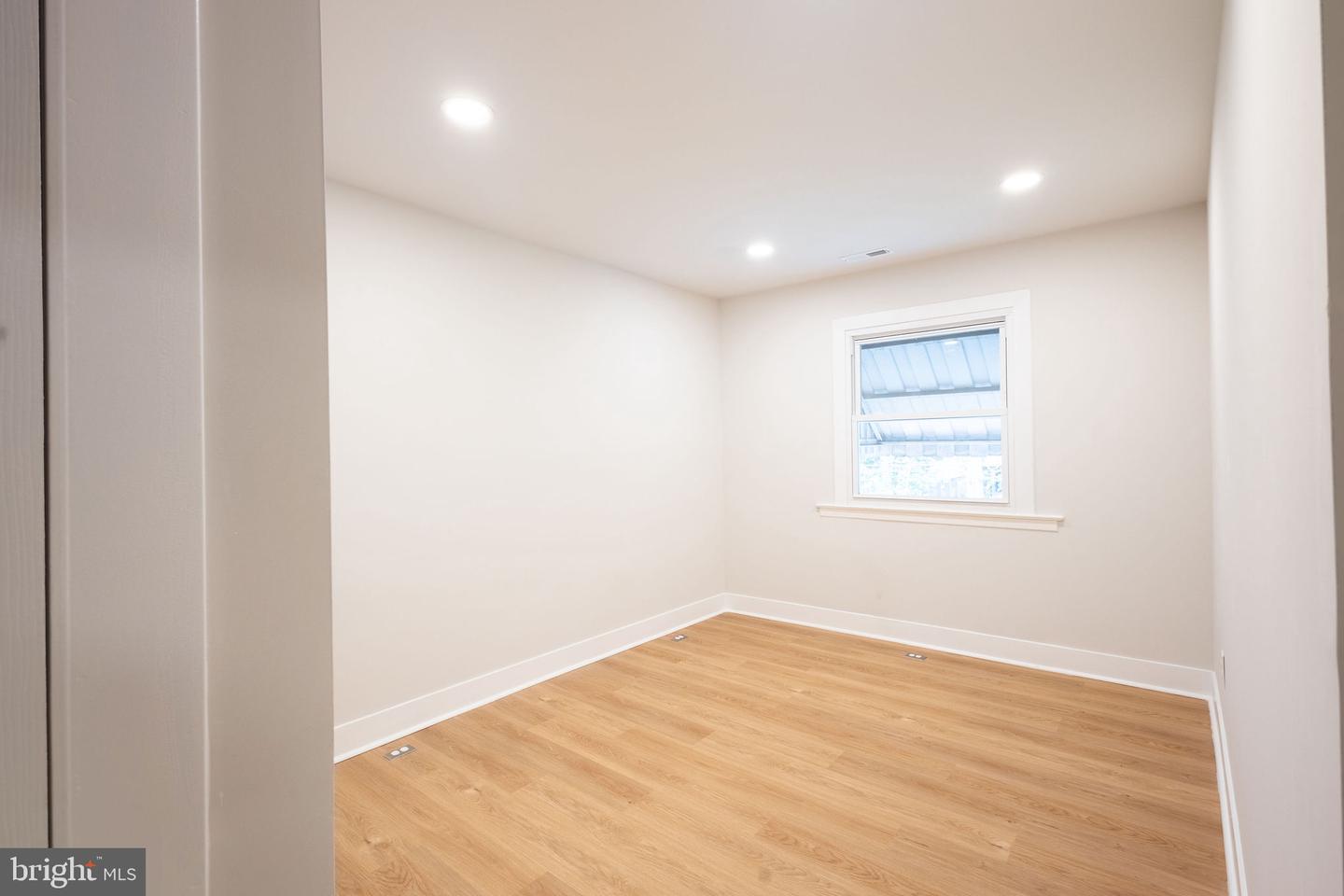 3959 Brooklyn Ave Property Photo 25