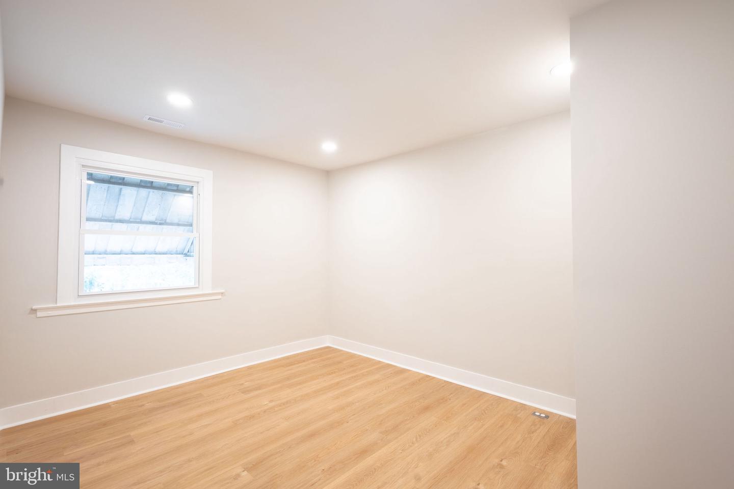 3959 Brooklyn Ave Property Photo 27