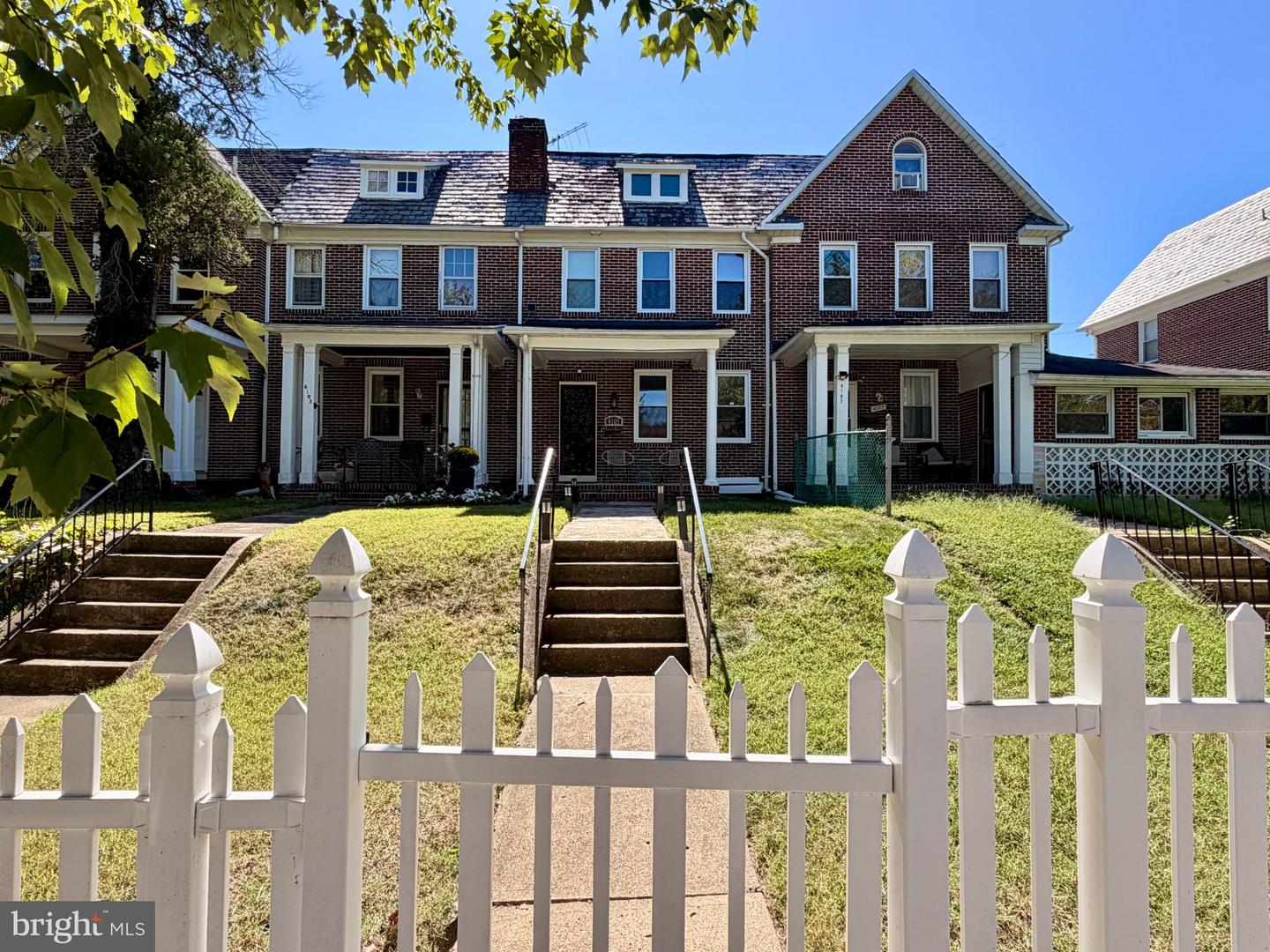 4105 WOODHAVEN AVE Property Photo 1