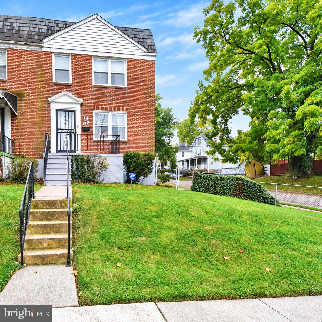 824 Wicklow Rd Property Photo 1