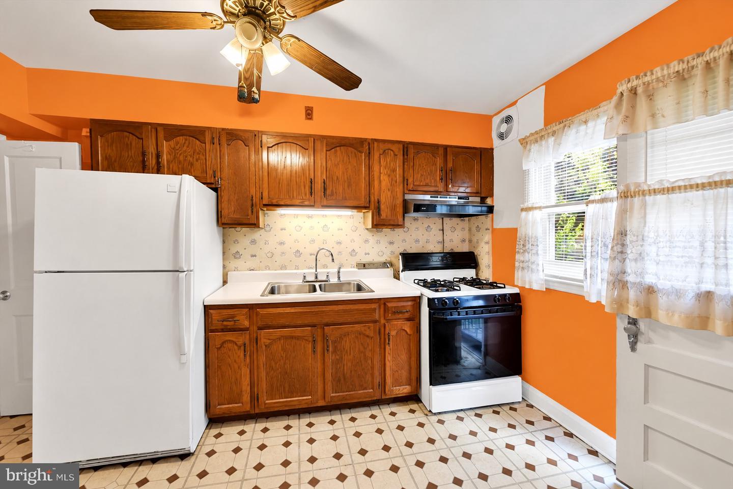 824 Wicklow Rd Property Photo 8