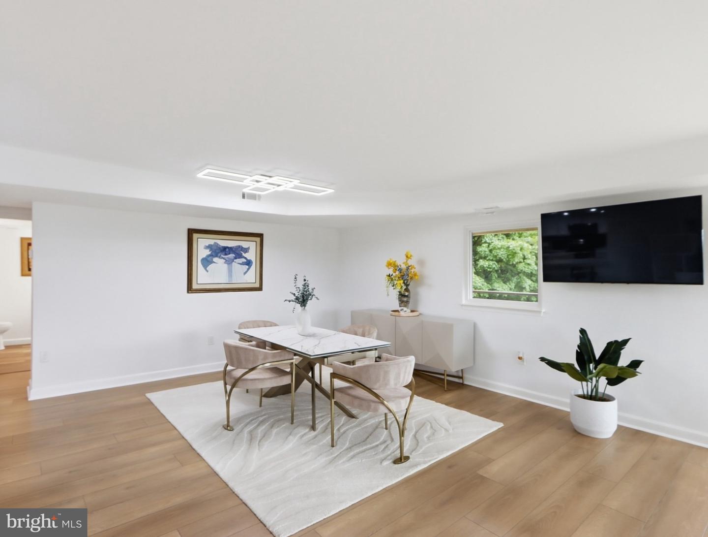 1040 Deer Ridge Dr #300 Property Photo 6