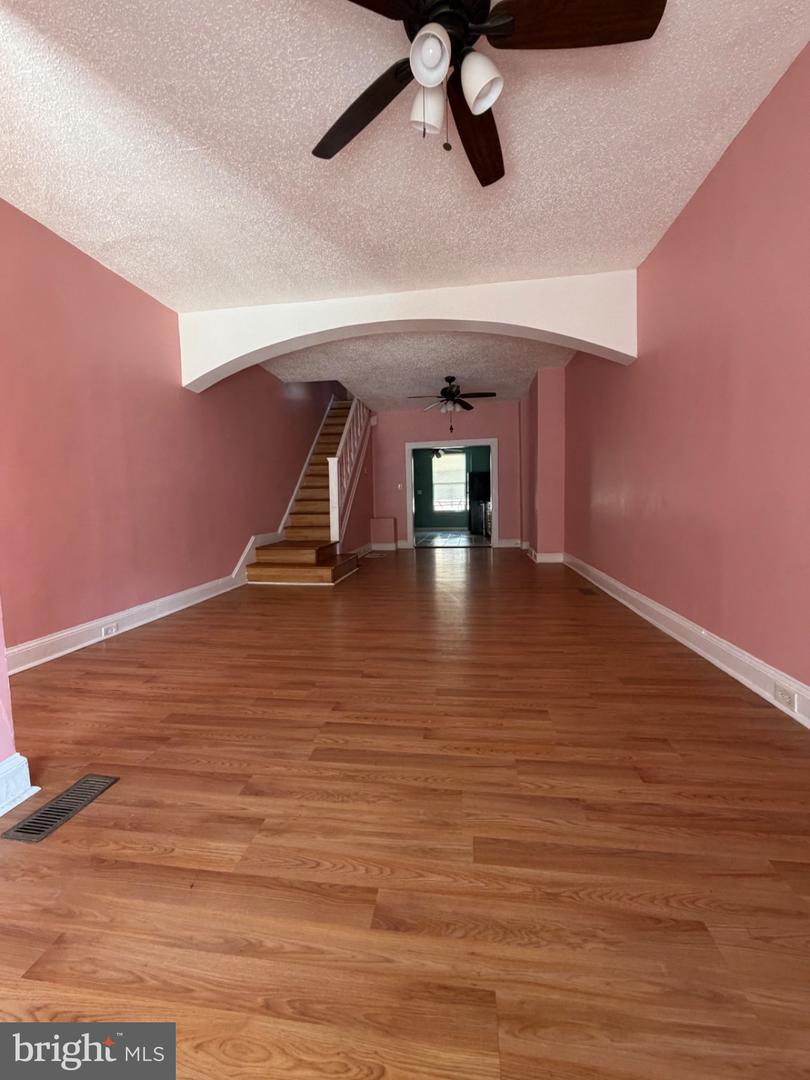 731 N LINWOOD AVE Property Photo 1
