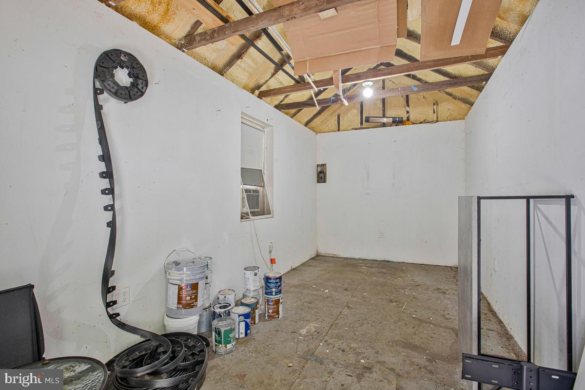 3221 Evergreen Ave Property Photo 39
