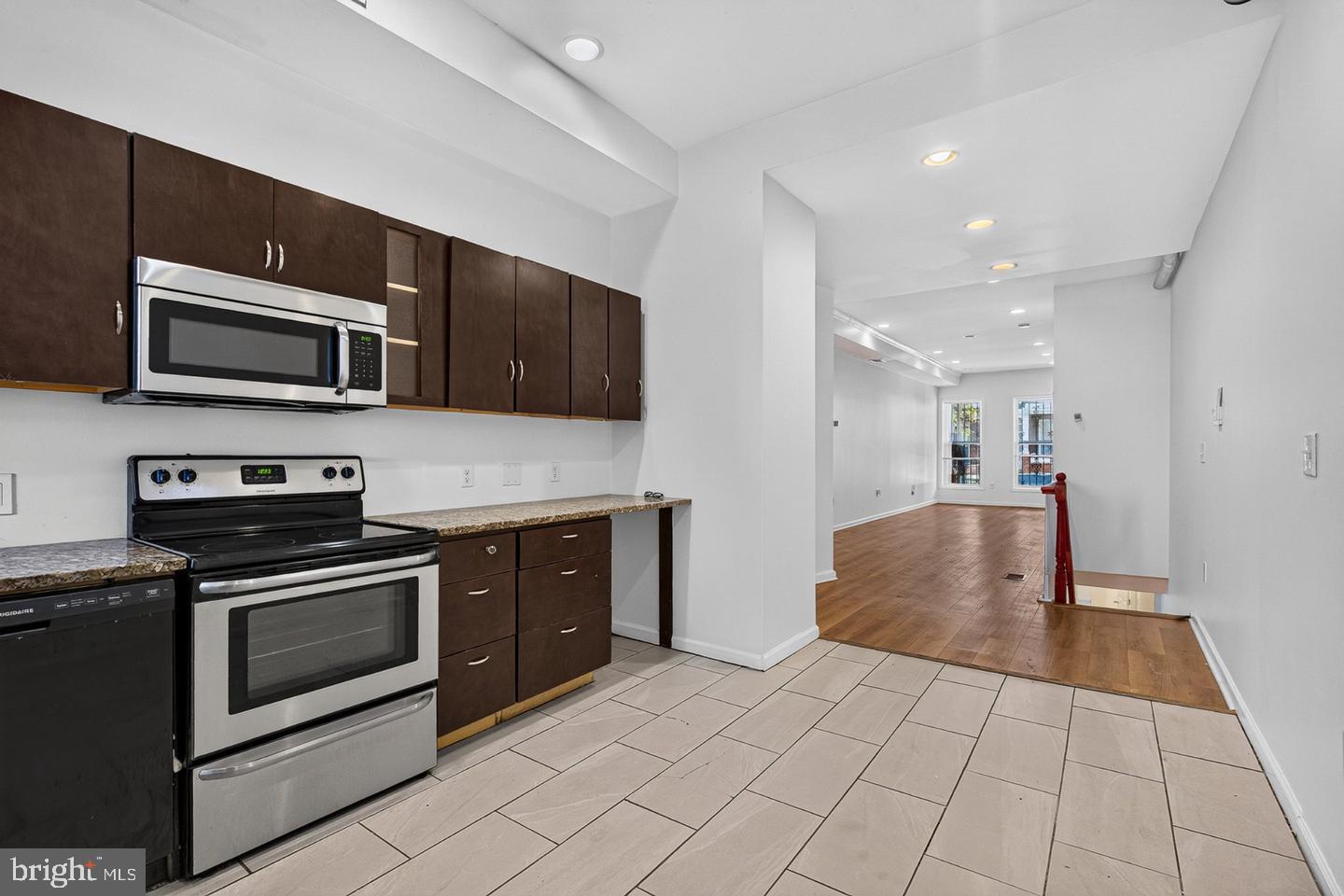 1719 Ruxton Ave Property Photo 9