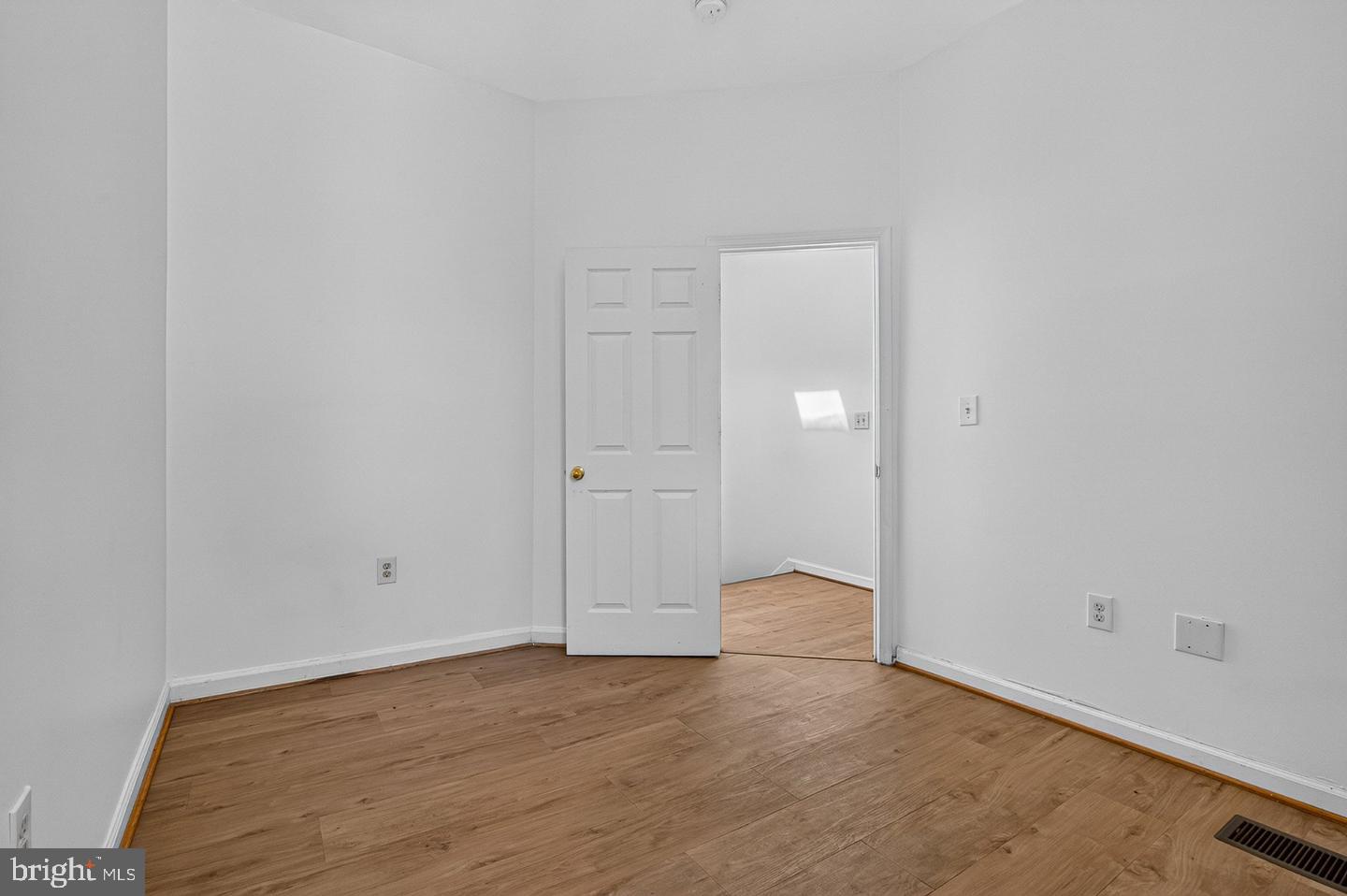 1719 Ruxton Ave Property Photo 16