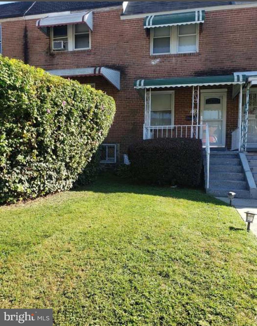 811 E COLD SPRING LN #2 Property Photo 1