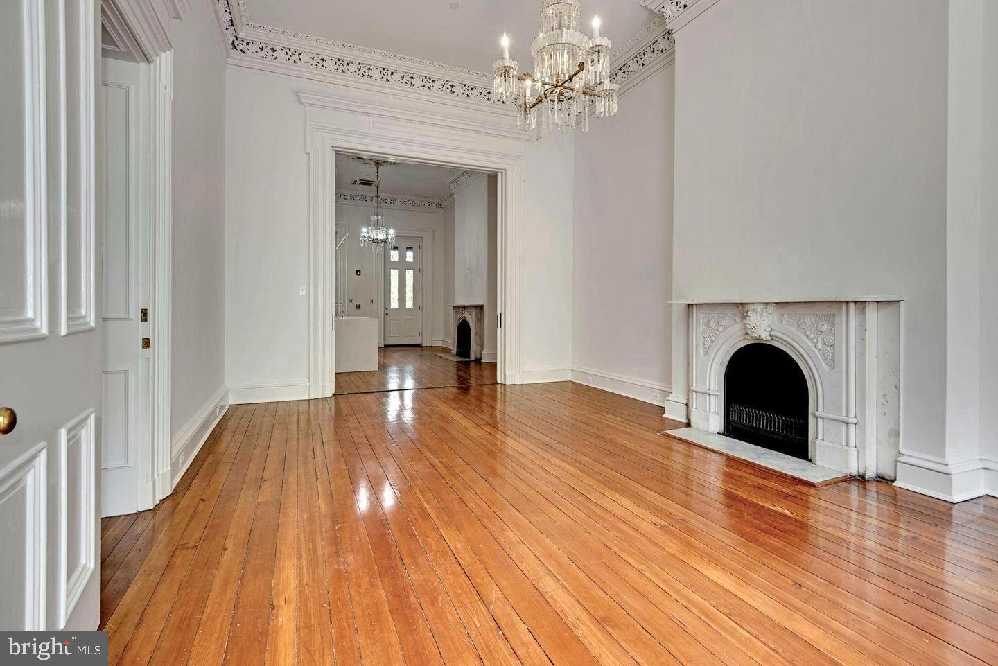 18 E Mount Vernon Pl #3 Property Photo 7