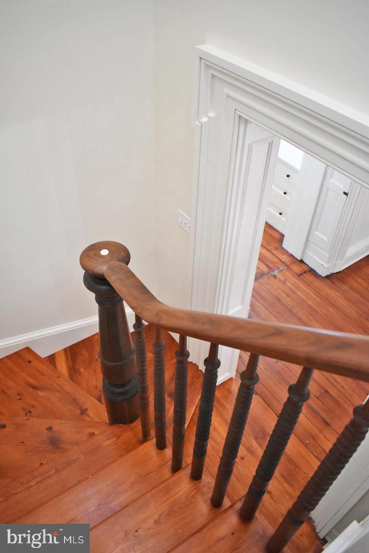 18 E Mount Vernon Pl #3 Property Photo 17