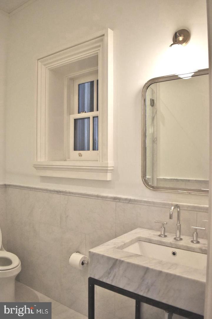 18 E Mount Vernon Pl #3 Property Photo 23