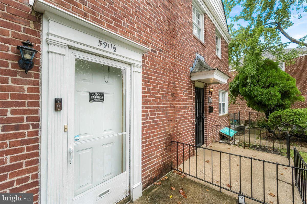 5911-1/2 Ayleshire Rd Property Photo 4
