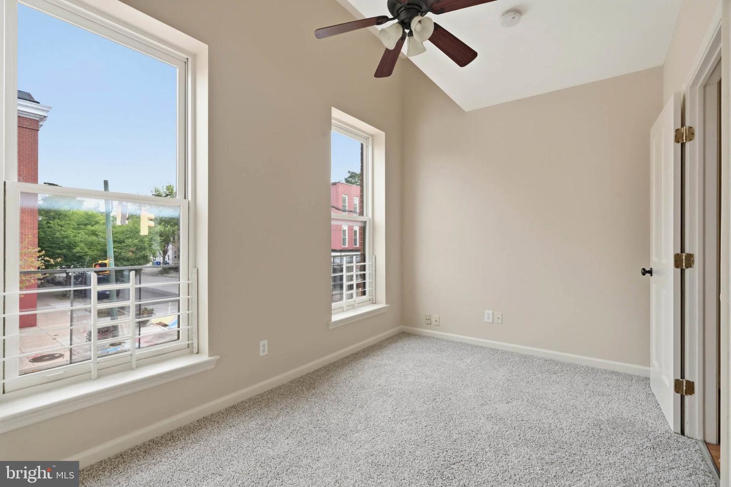 1301 Washington Blvd #b Property Photo 11