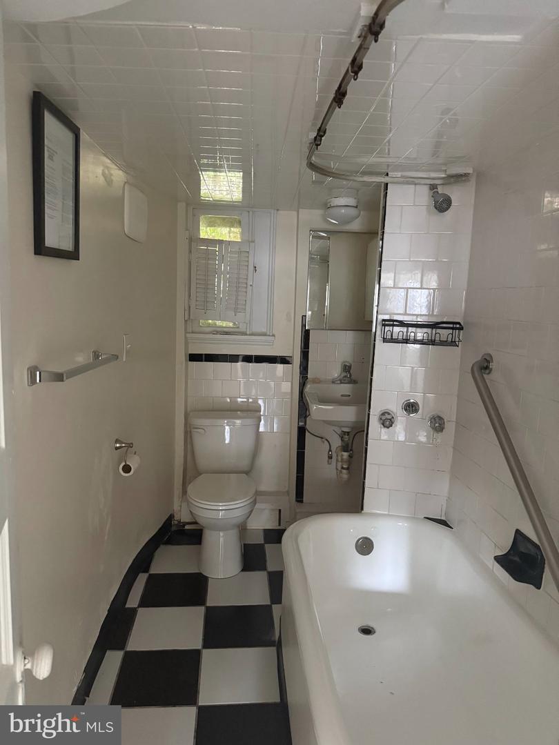 6408 Brook Ave #a Property Photo 6