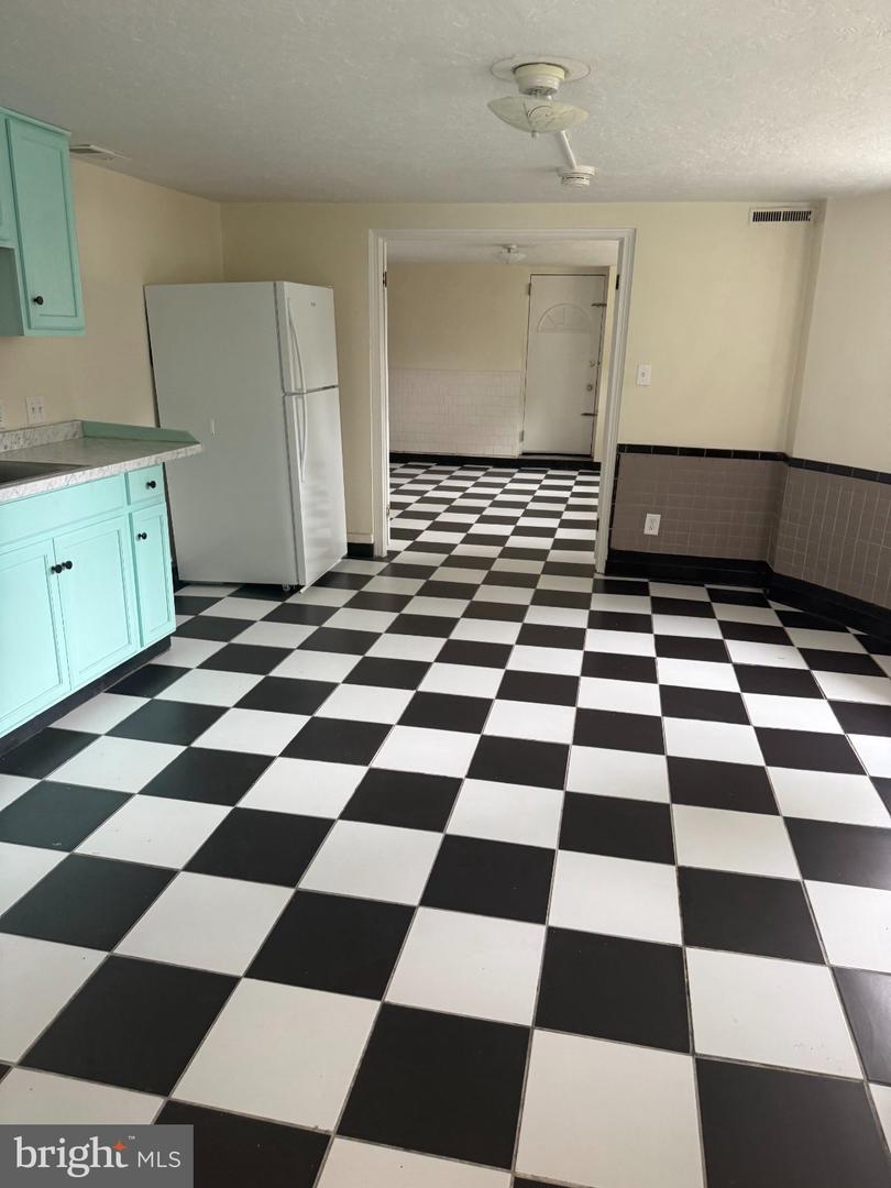 6408 Brook Ave #a Property Photo 10