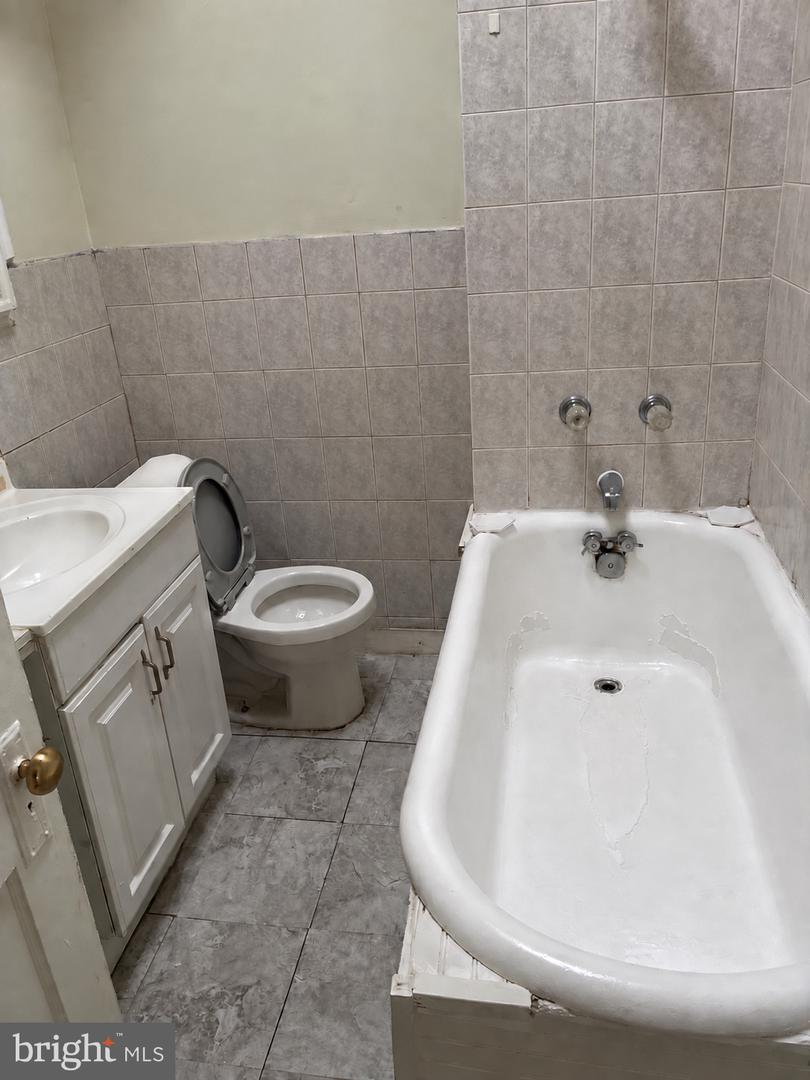 4806 Reisterstown Rd Property Photo 6