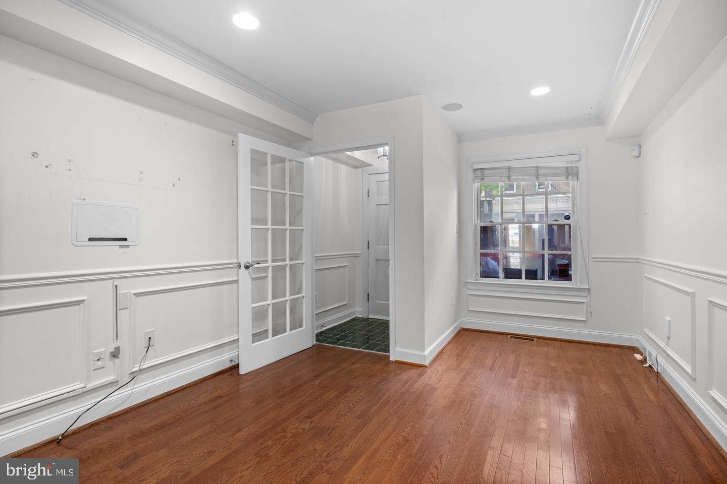 1933 Fleet St Property Photo 9