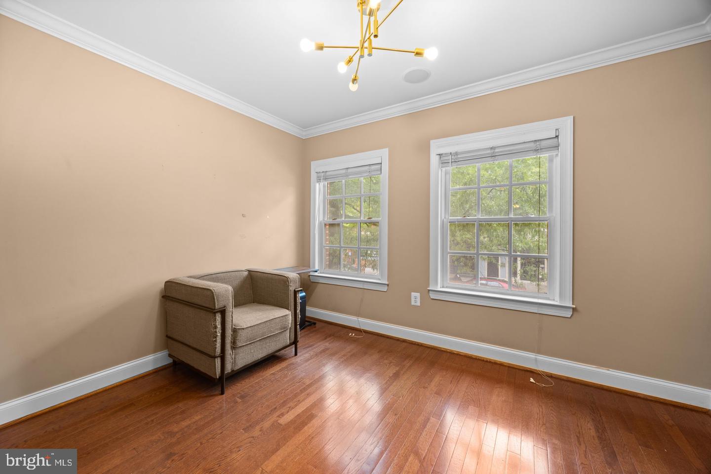 1933 Fleet St Property Photo 37