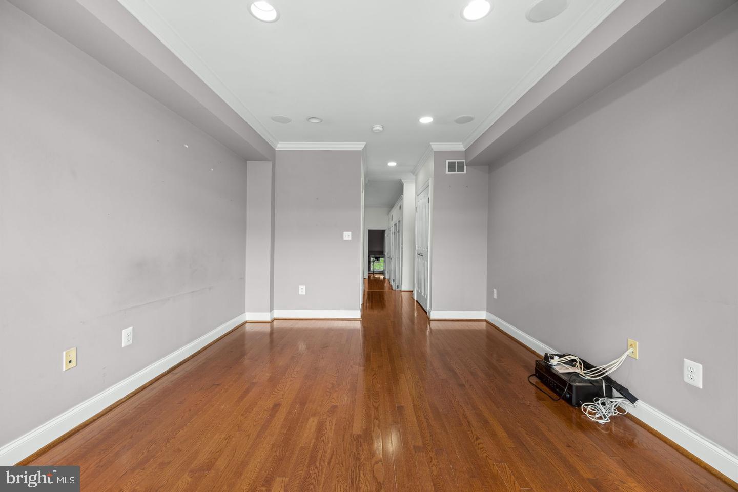 1933 Fleet St Property Photo 49