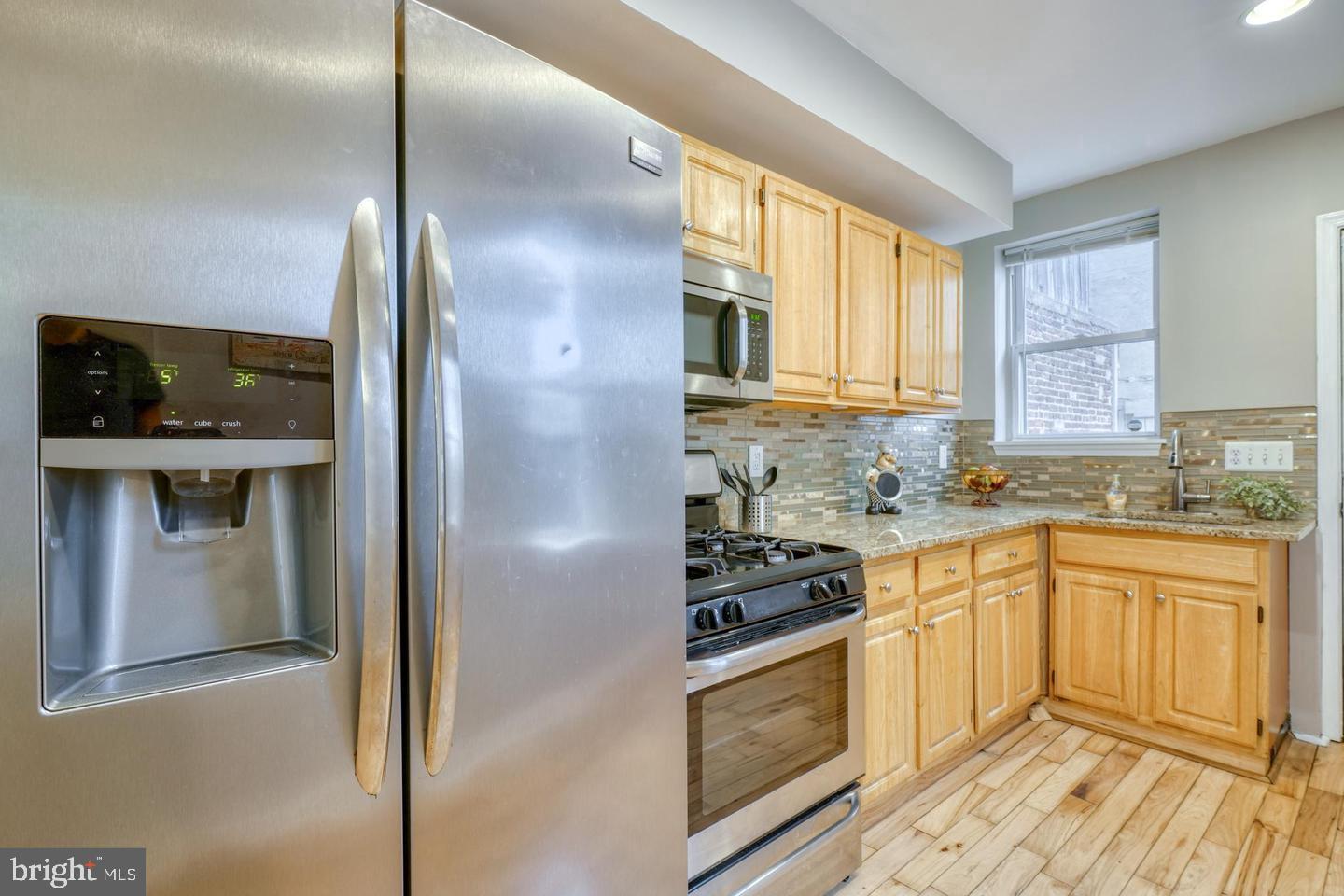233 S Highland Ave Property Photo 9