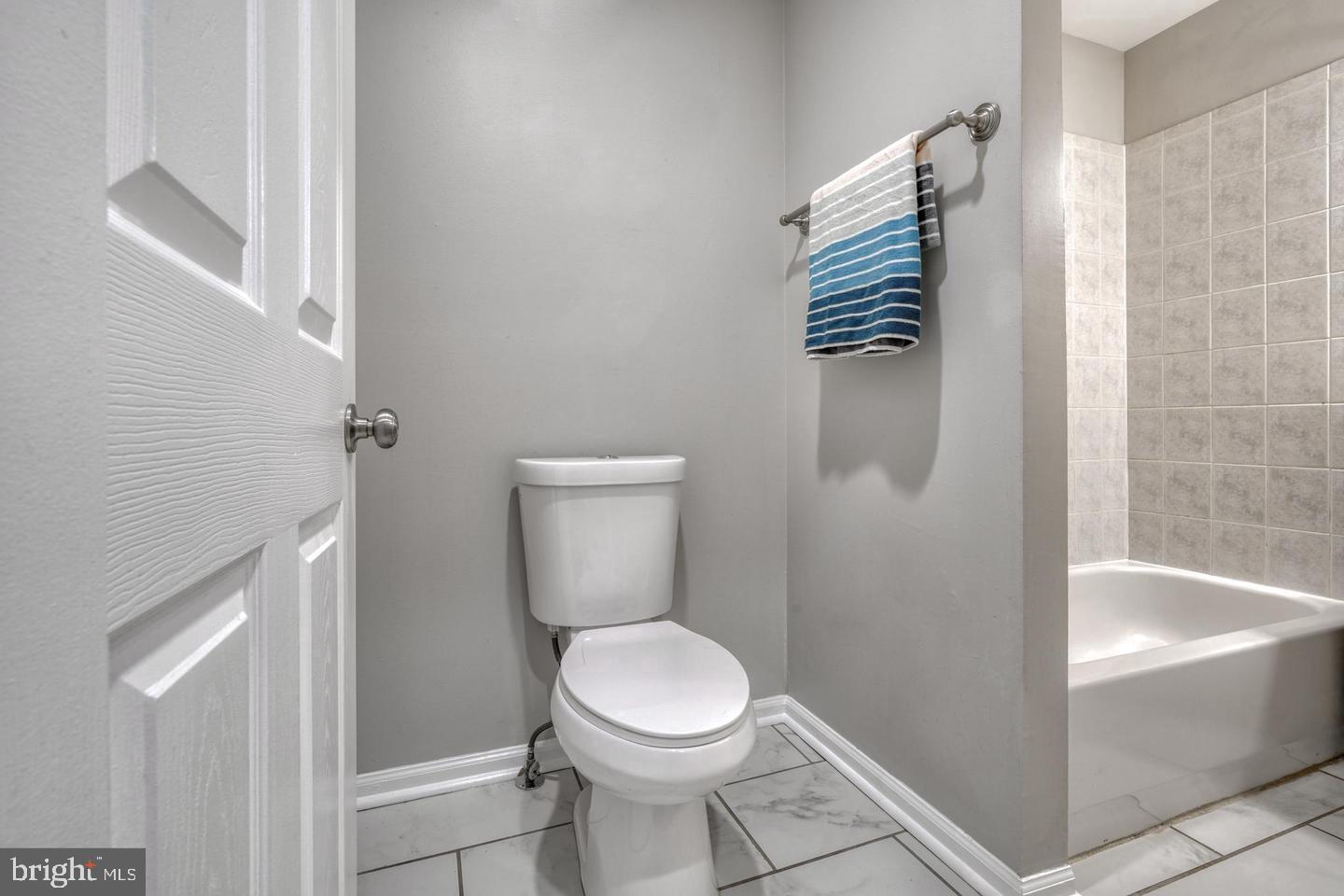 233 S Highland Ave Property Photo 16