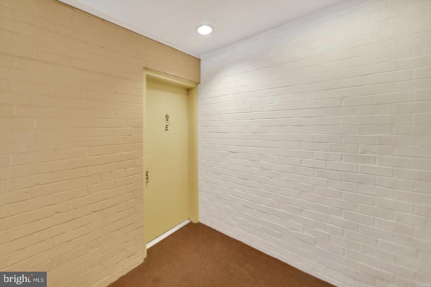 7 Cross Keys Rd #e Property Photo 3