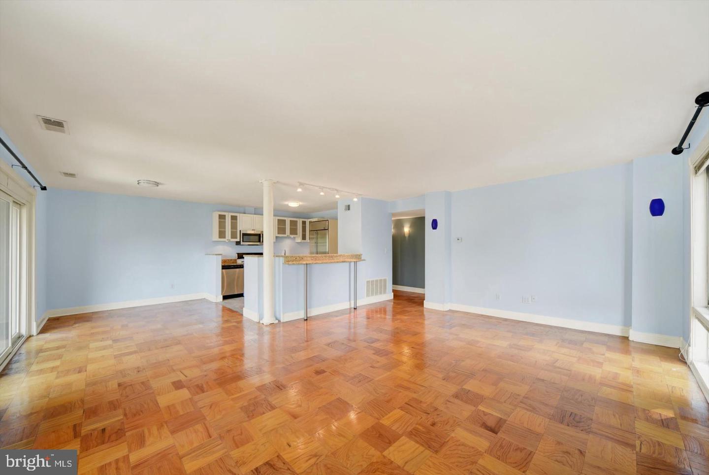 7 Cross Keys Rd #e Property Photo 5