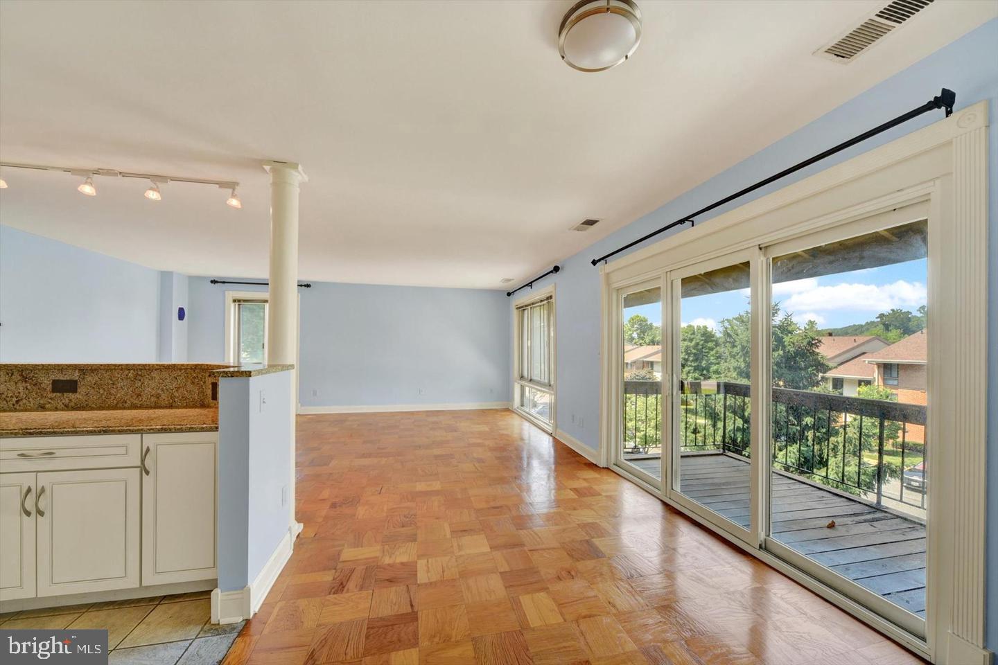 7 Cross Keys Rd #e Property Photo 6