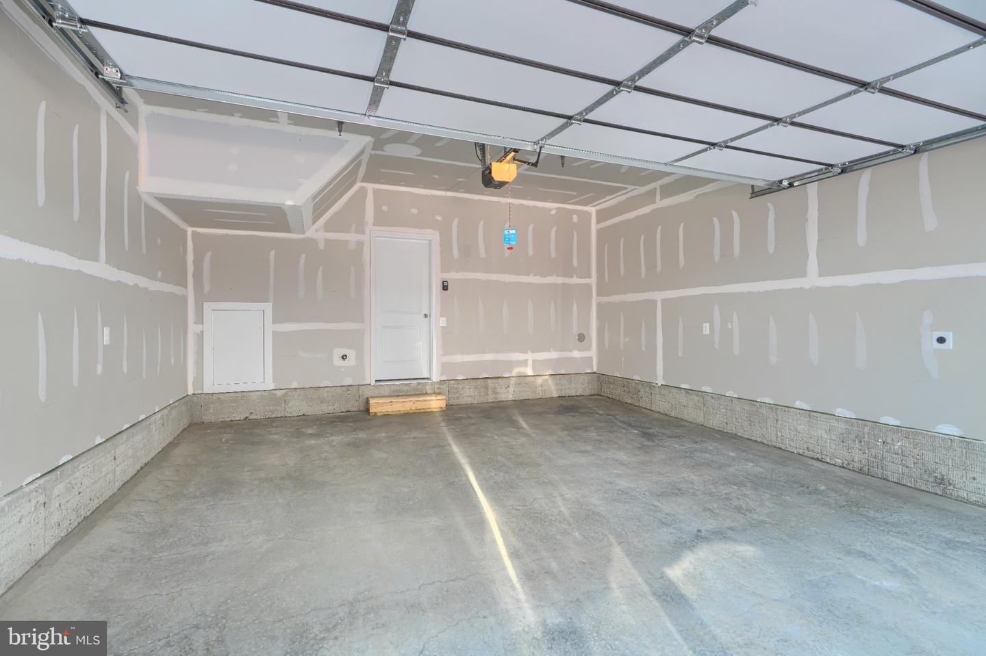 2705 Ferry Bar Dr Property Photo 8