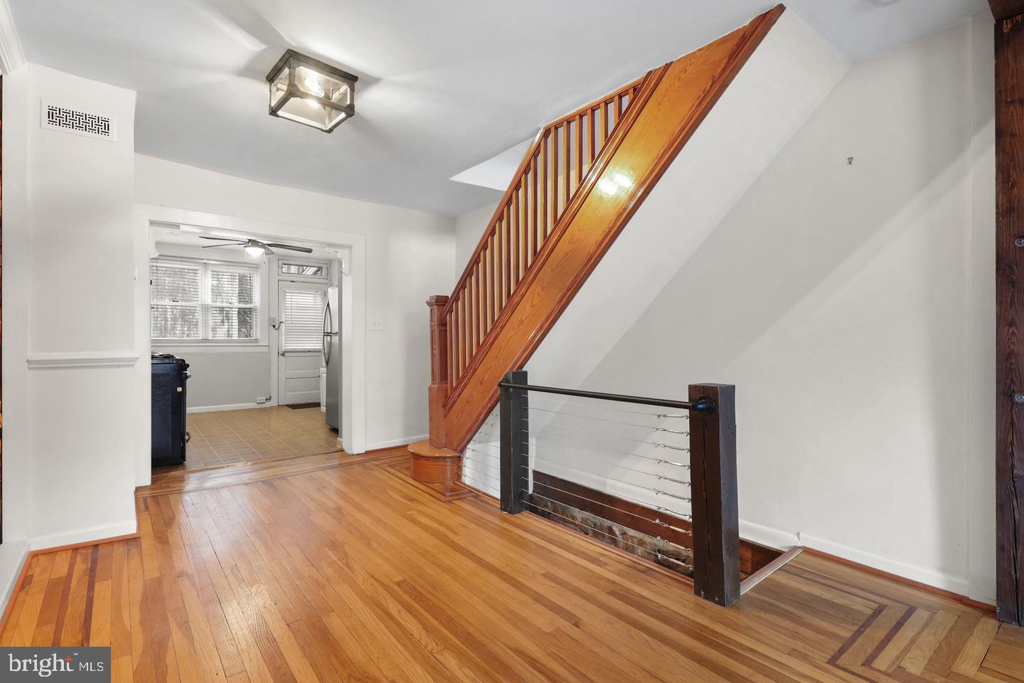 1335 Andre St Property Photo 6