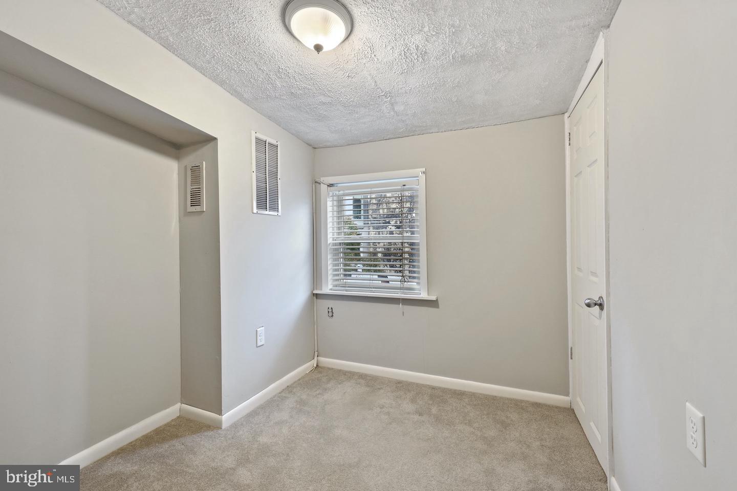 1335 Andre St Property Photo 19