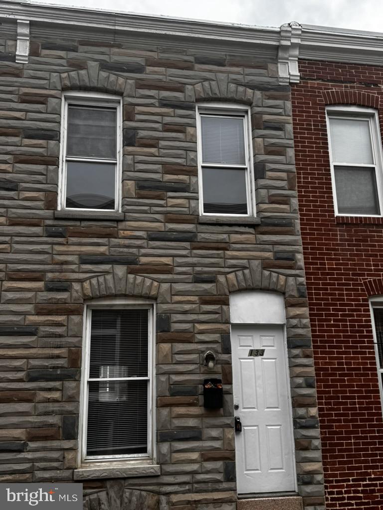 133 N GLOVER ST Property Photo 1